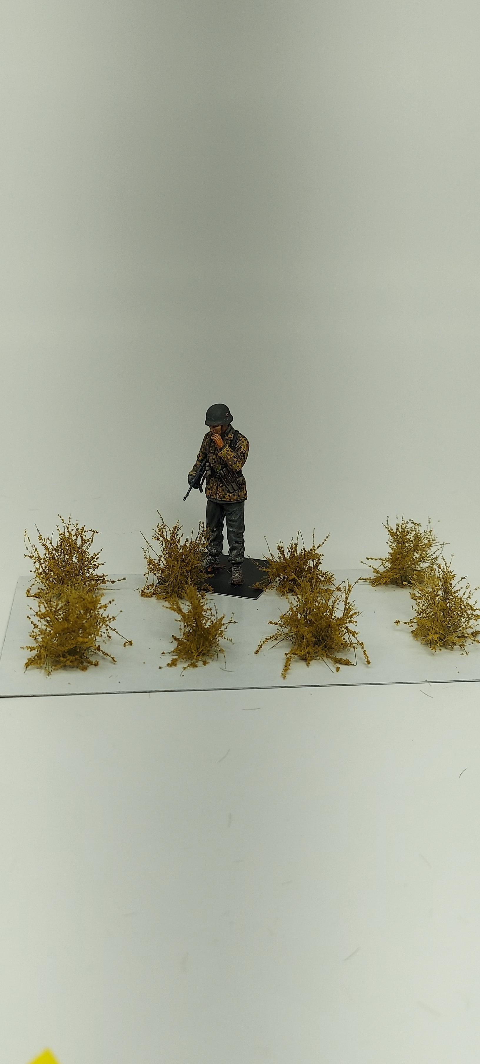 Weed Tufts 20mm +/- [Light Brown] – The Scenic Factory