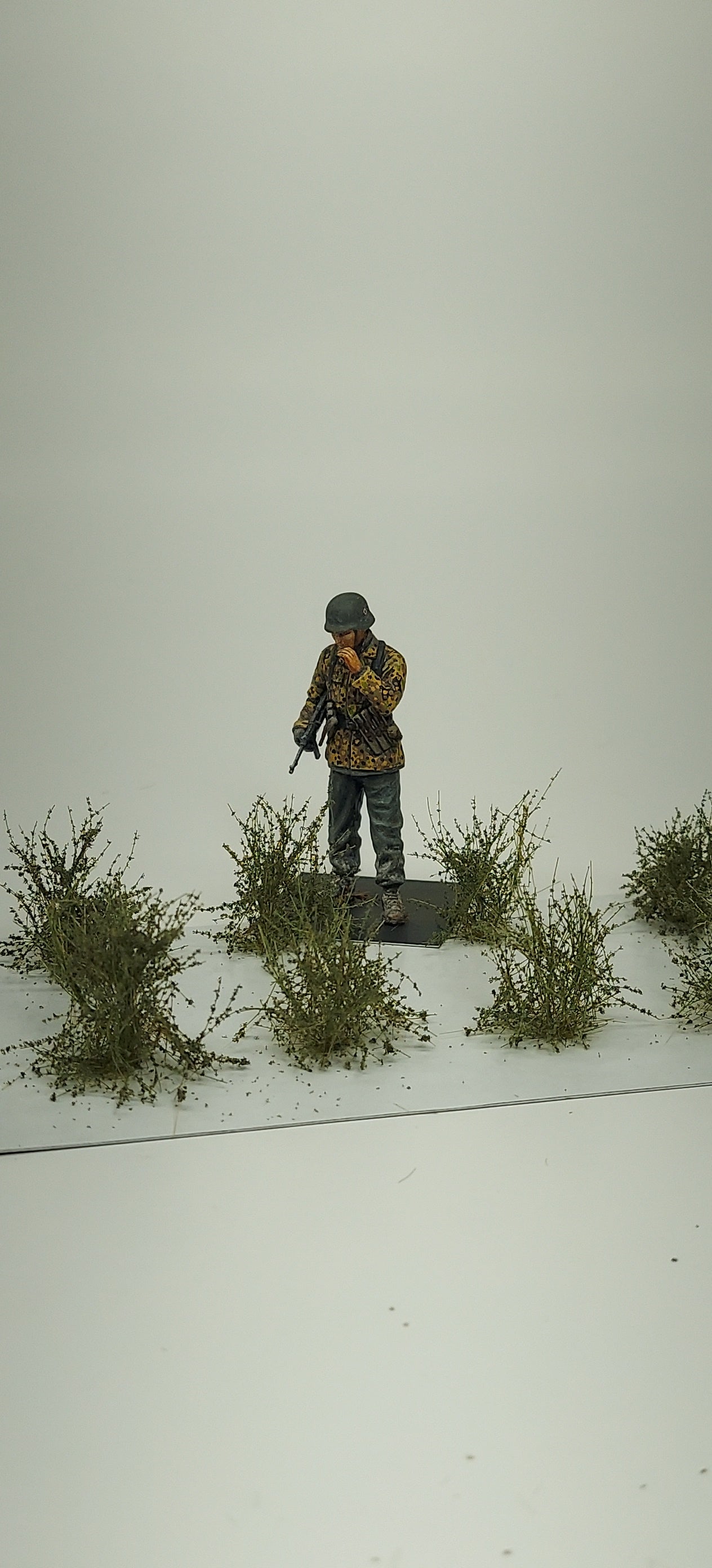 Weed Tufts 20mm +/- [Burnt Green]