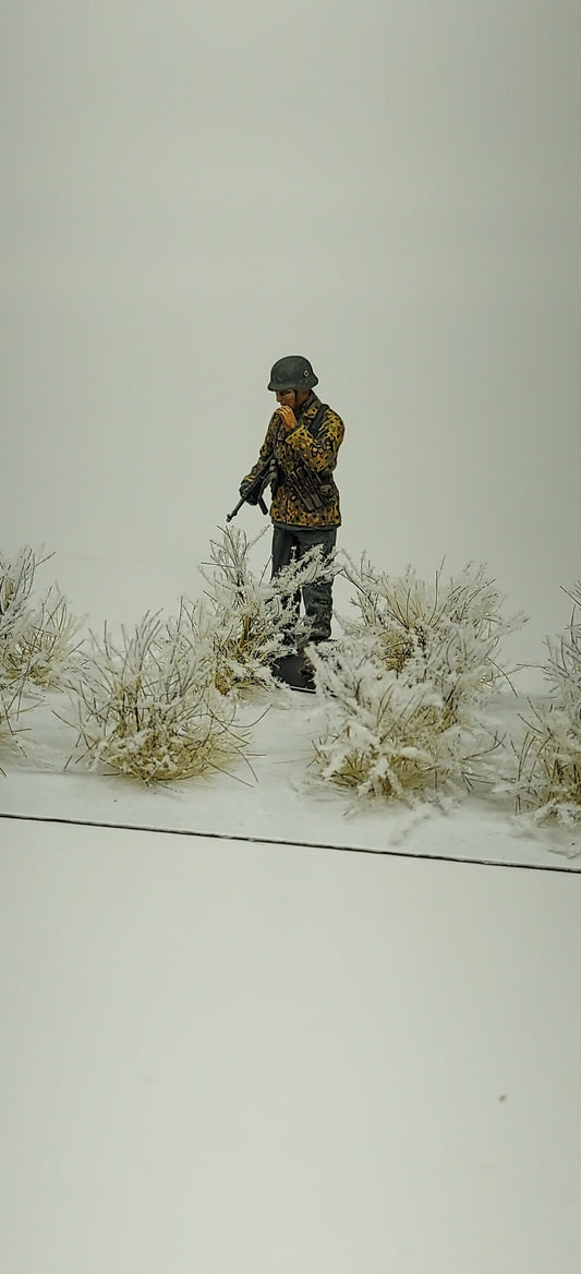 Weed Tufts 20mm +/- [Snow]